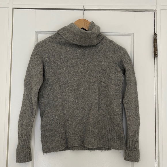 Community wool turtleneck - Picture 1 of 1